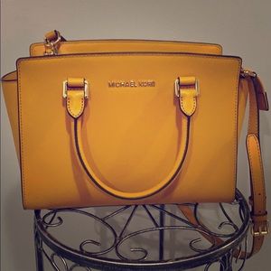 MK SELMA MEDIUM SAFFIANO LEATHER SATCHEL